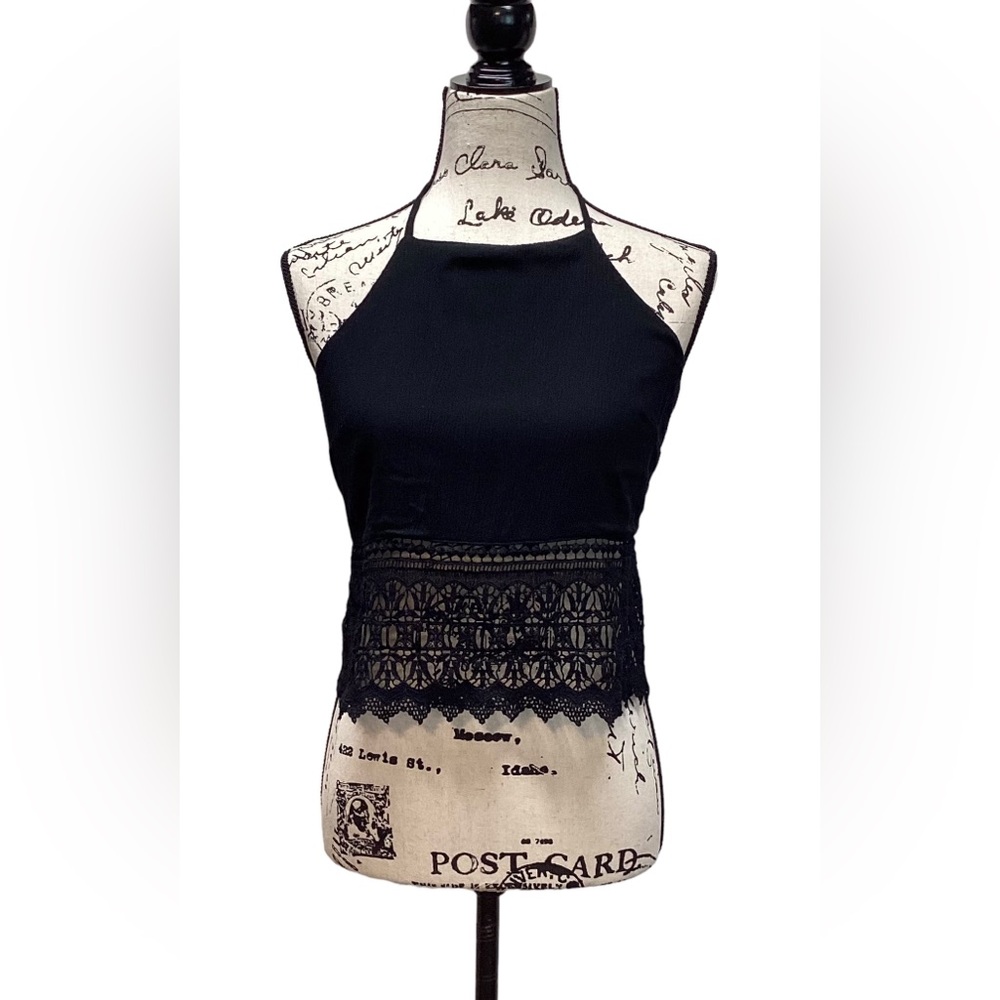 American Eagle Boho tie Back halter top Black. Size Medium